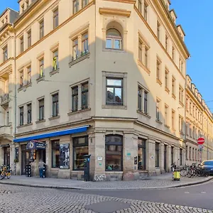 Mondpalast Ostello